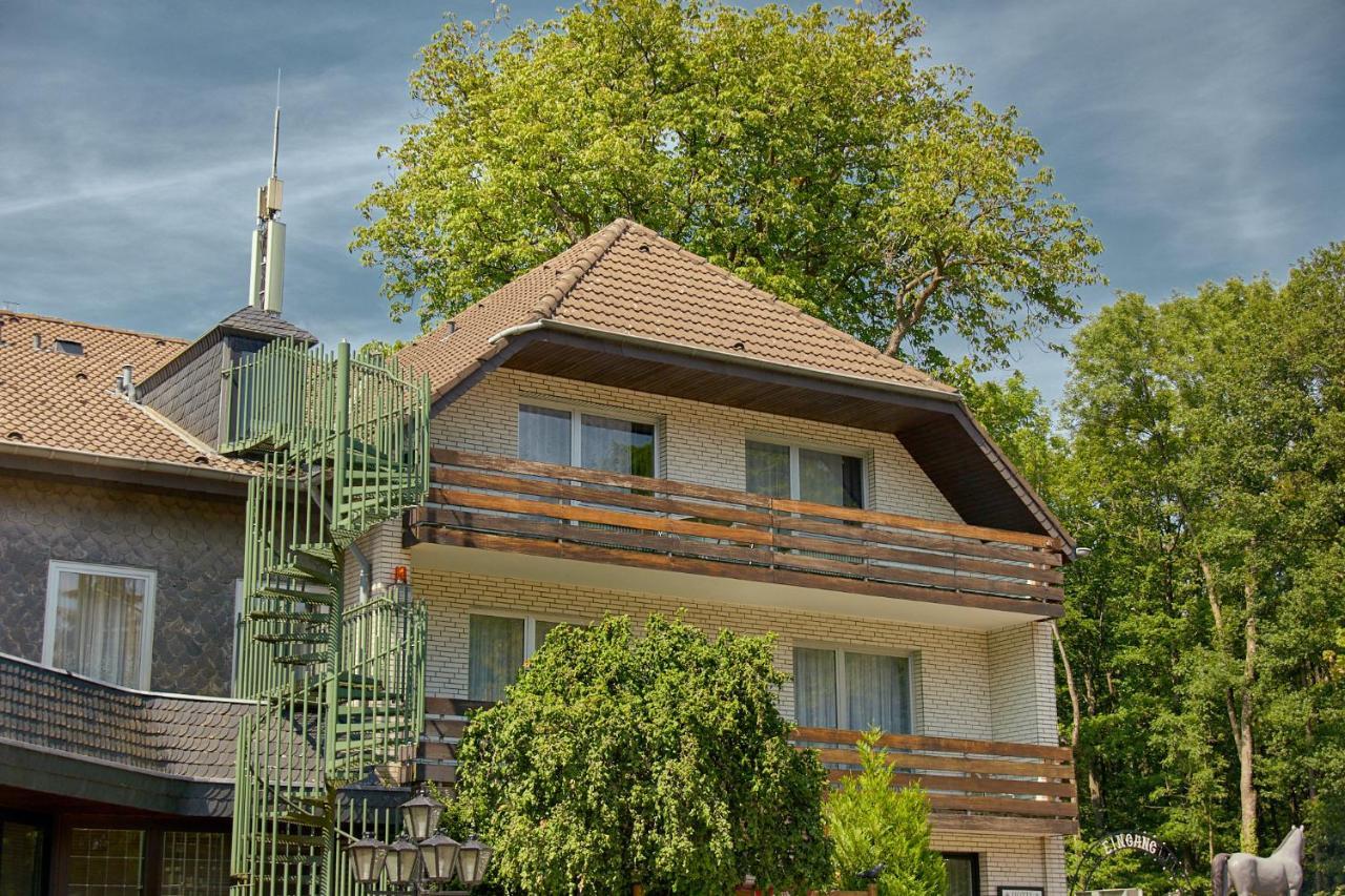 Отель Relais Koenigsberg Ахен Экстерьер фото