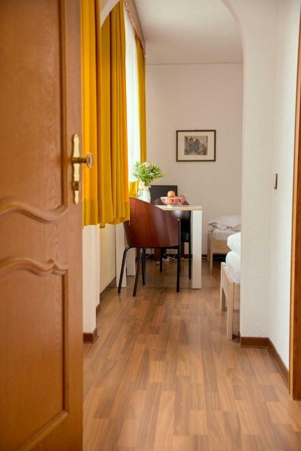 Отель Relais Koenigsberg Ахен Экстерьер фото