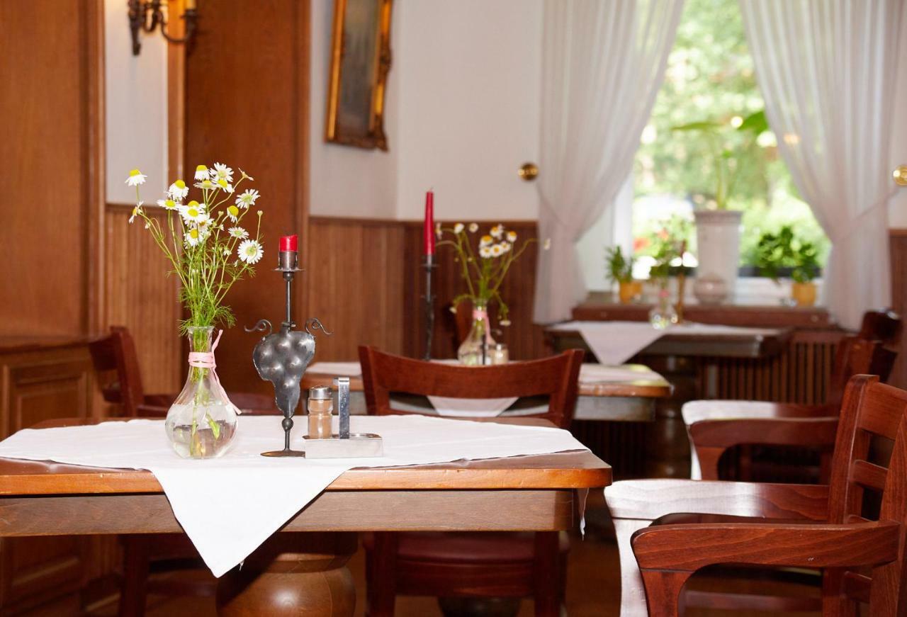 Отель Relais Koenigsberg Ахен Экстерьер фото